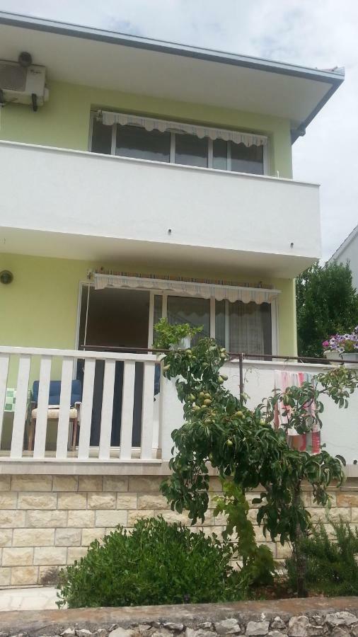 Apartment Ana โรกอซนิซา ภายนอก รูปภาพ